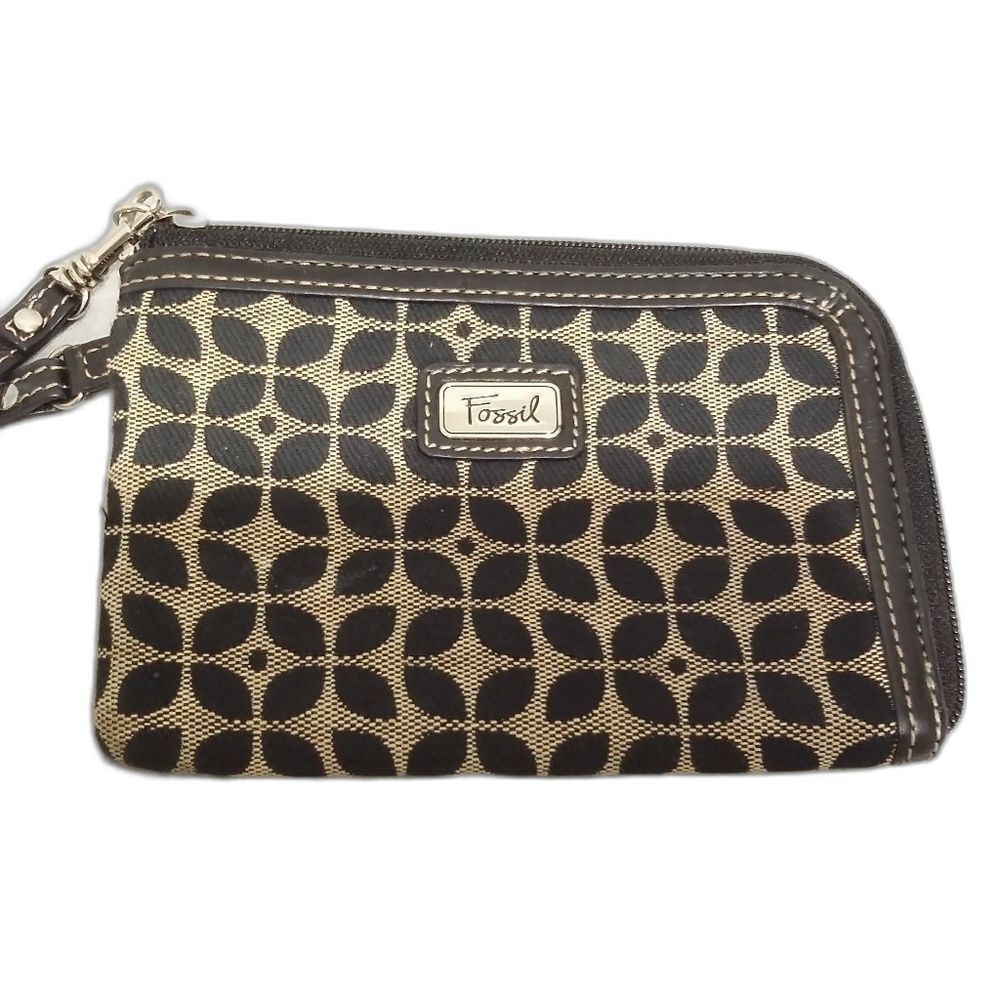 NWOT FOSSIL WRISTLET wallet  Leather Trim